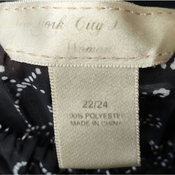 NEW YORK CITY DESIGNS BLOUSE - Picture 3 of 4